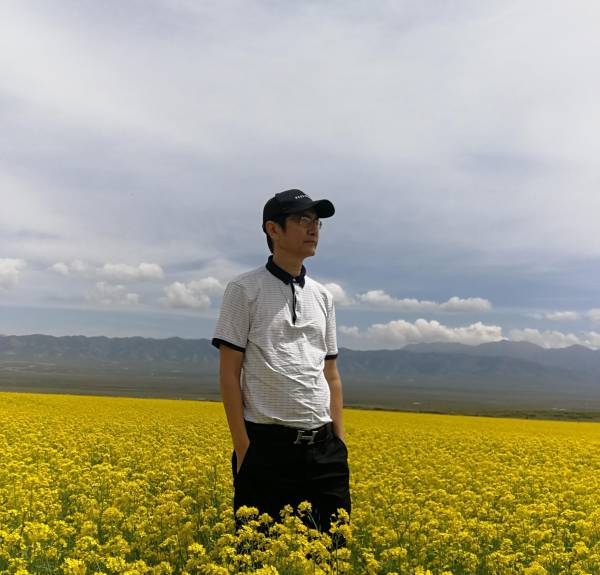 王富祥照片  菜花地(1).jpg