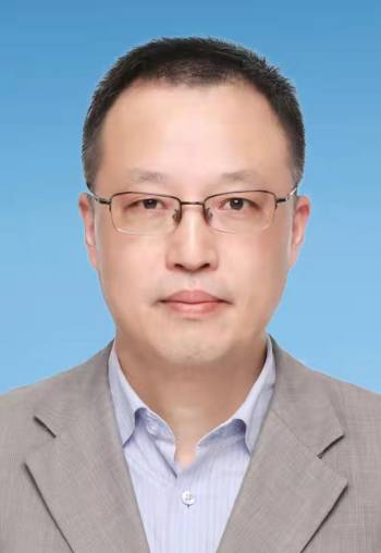 微信图片_20211105171356曹卫东照片(1).jpg