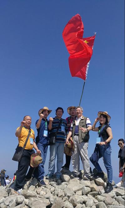 丘树宏为创作大型史诗《道·罗浮》在罗浮山采风(1).jpg 丘树宏为创作大型史诗《道·罗浮》在罗浮山采风(1).jpg